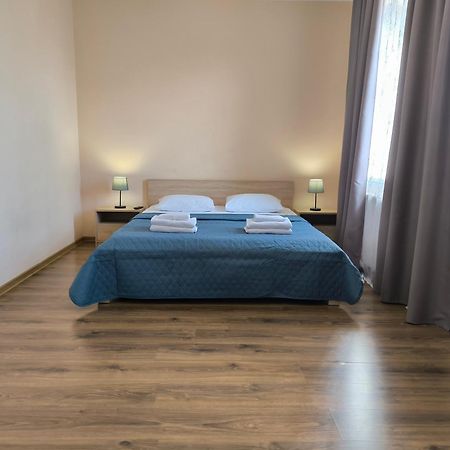 Apartments Domovik Parkaniya, 2A Mukačevo Exteriér fotografie