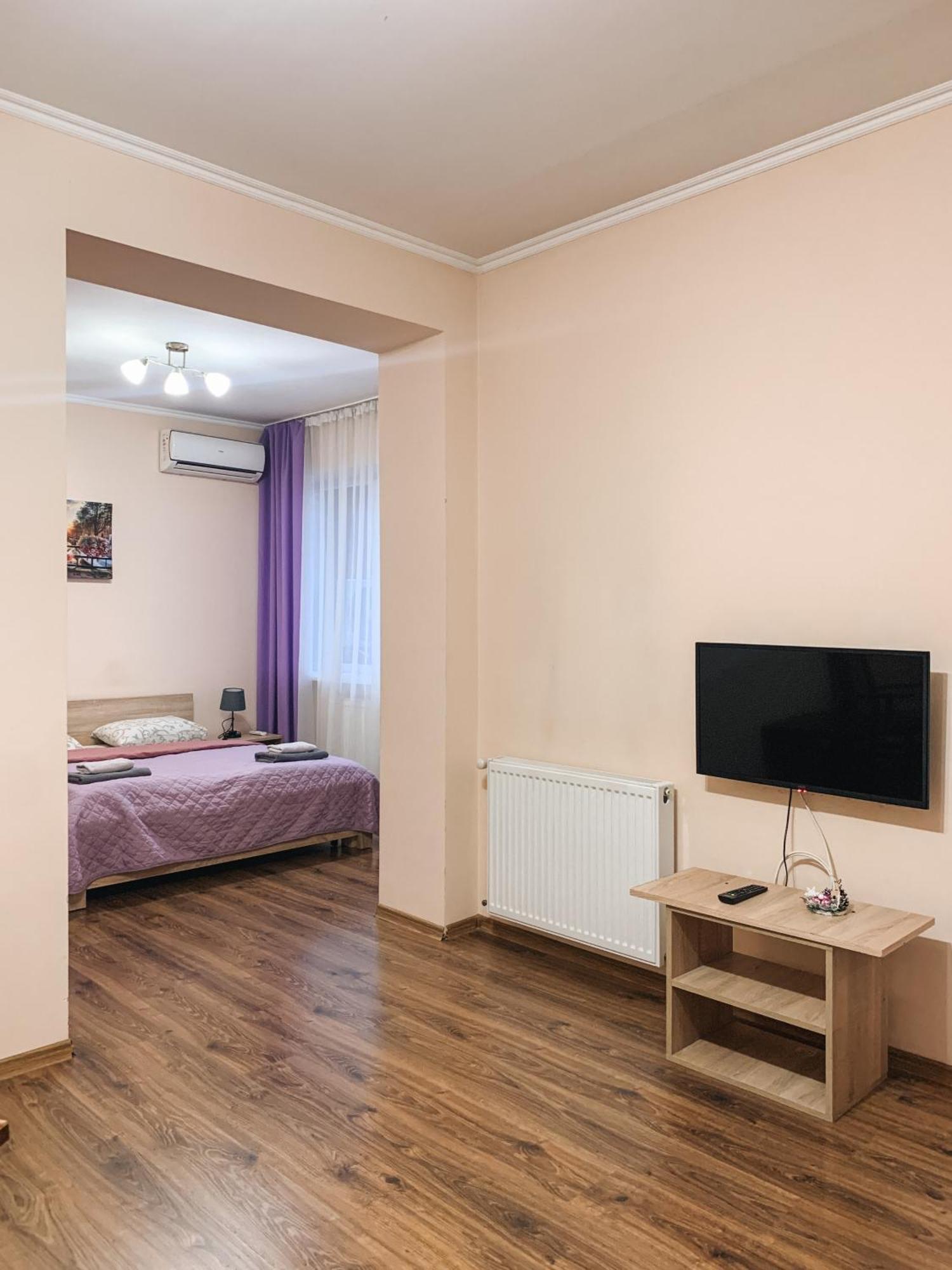 Apartments Domovik Parkaniya, 2A Mukačevo Exteriér fotografie
