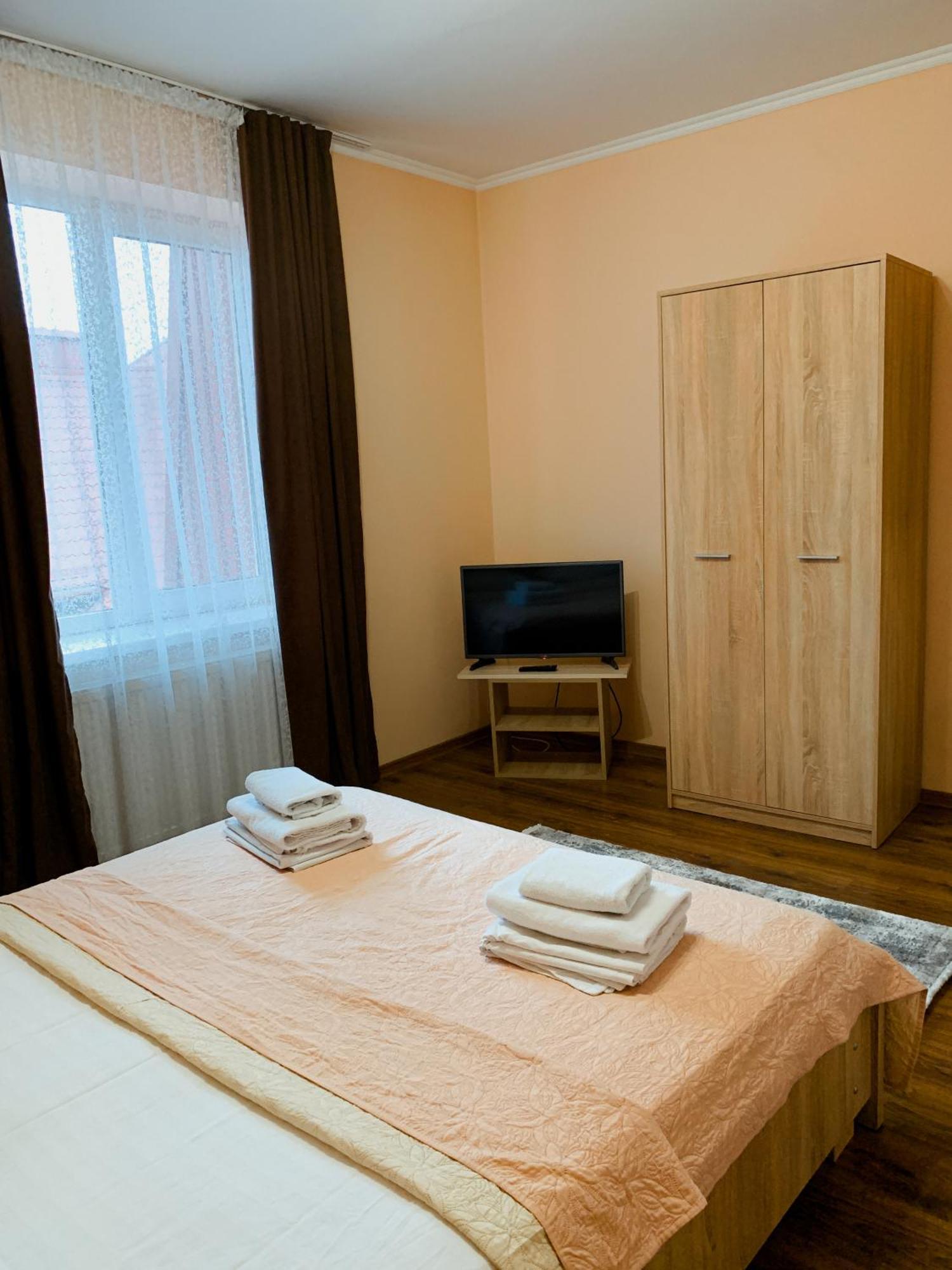 Apartments Domovik Parkaniya, 2A Mukačevo Exteriér fotografie